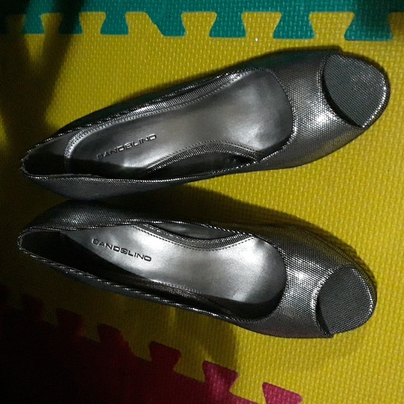 Metallic Bandolino Pumps - Picture 2 of 8